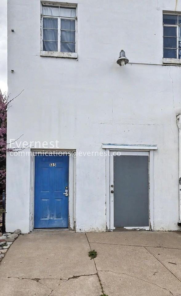 135 Mathews St #4 - Photo 3 of 35