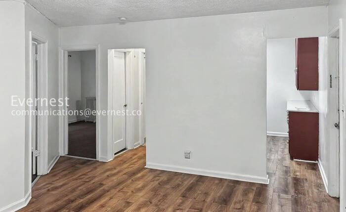 135 Mathews St #4 - Photo 6 of 35