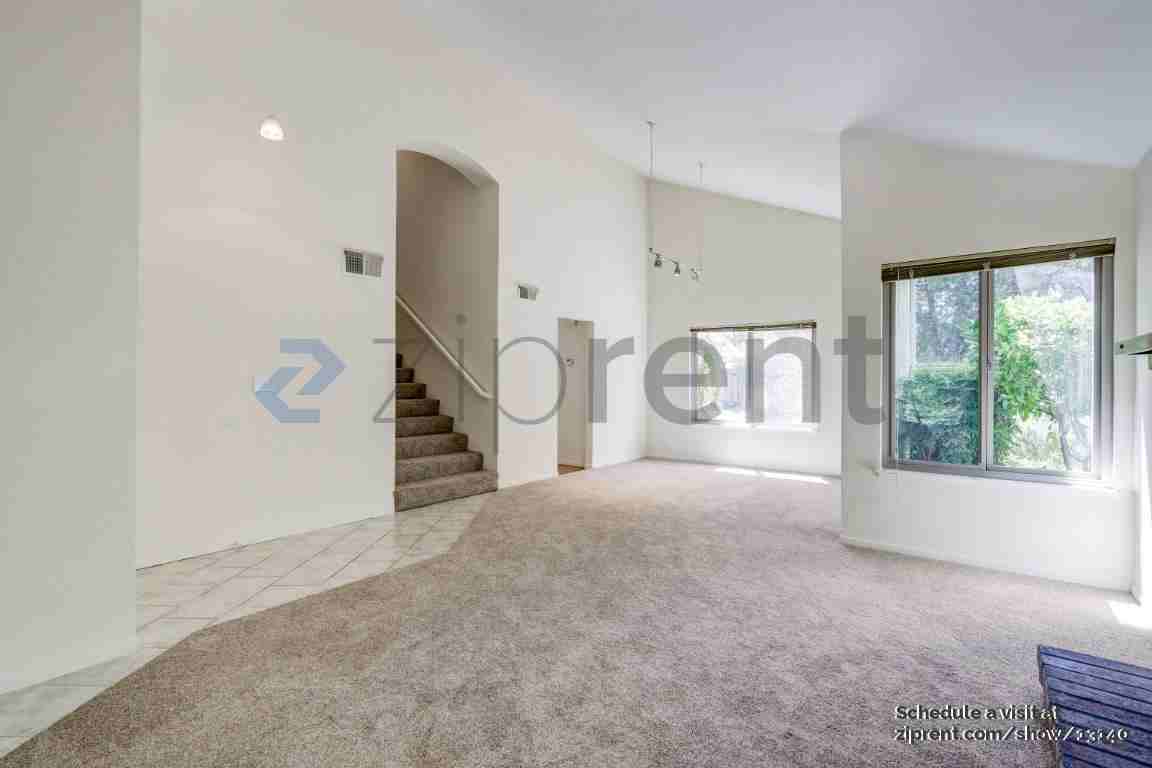 1936 Lake View Pl - Photo 3 of 20