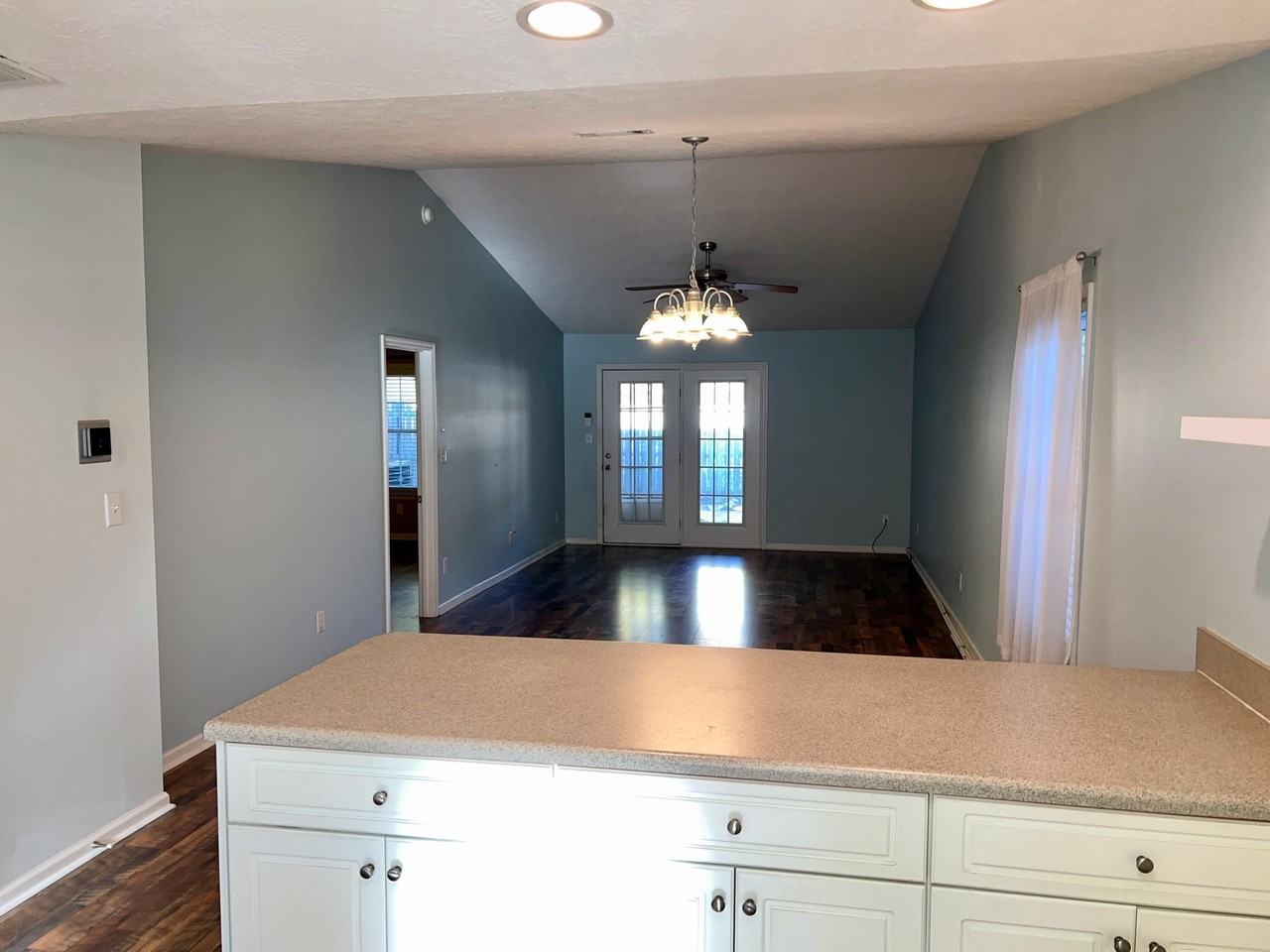 111 Bennington Ln - Photo 6 of 17