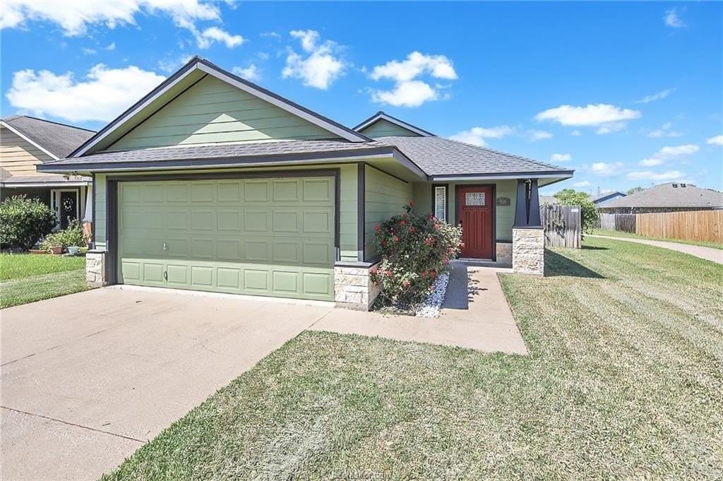 916 Crested Point Dr - Photo 2 of 27