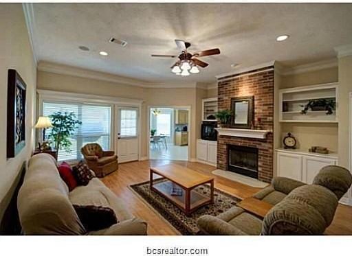 4210 Ludlow Ln - Photo 2 of 13