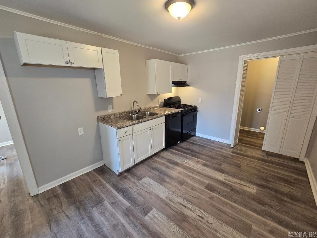520 W 33rd St - Photo 5 of 9
