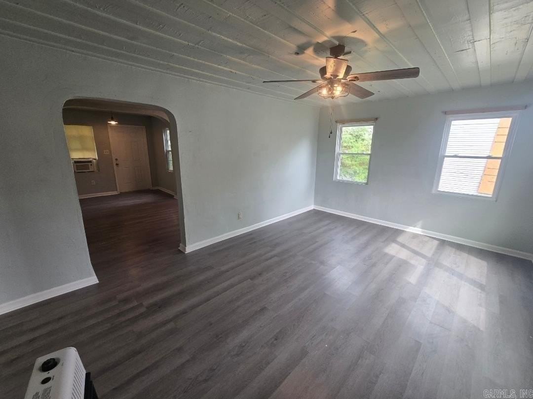 1819 Moss St - Photo 3 of 10