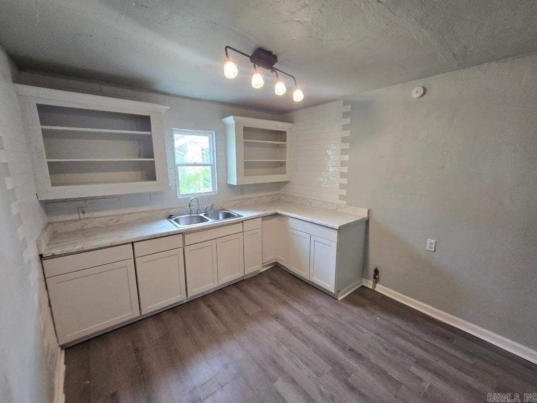 1819 Moss St - Photo 6 of 10