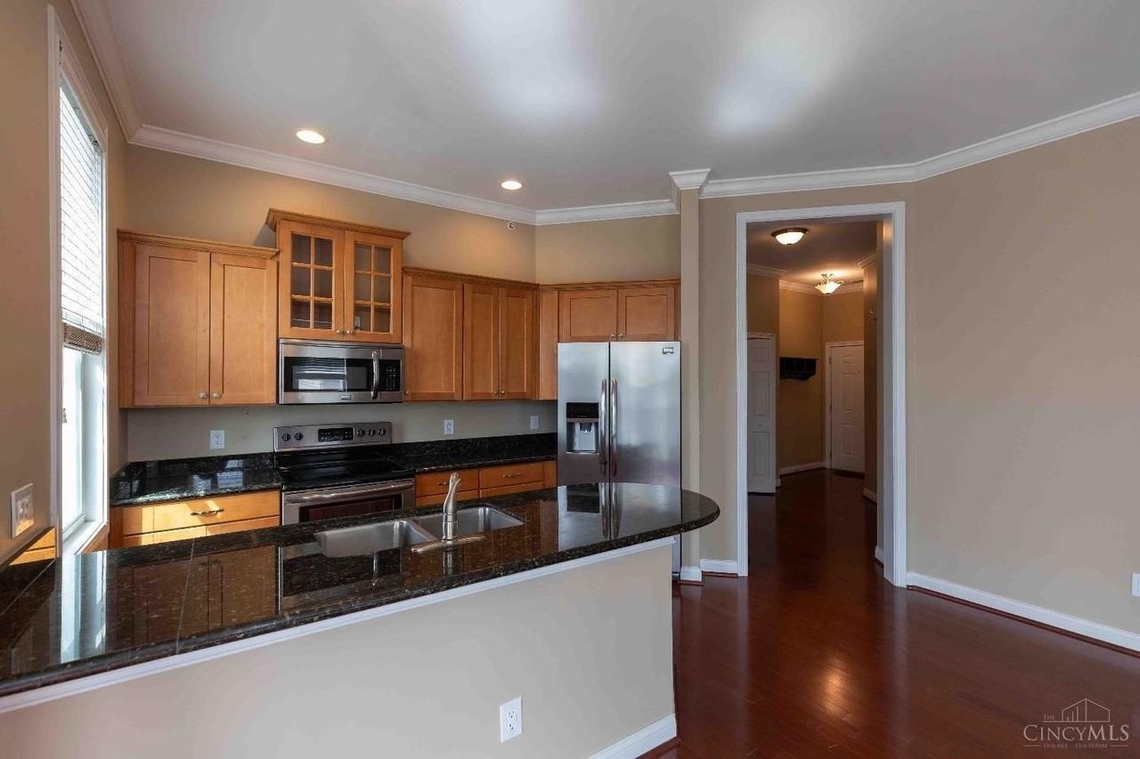 252 Stetson St #301 - Photo 5 of 27