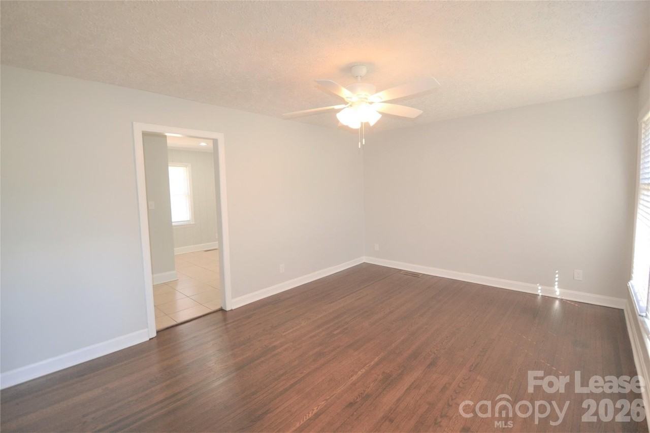 3844 Crestridge Dr - Photo 2 of 24