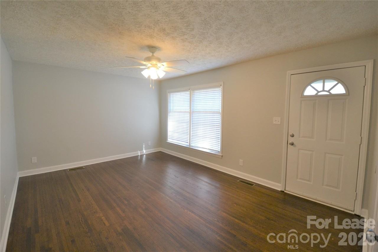 3844 Crestridge Dr - Photo 3 of 24