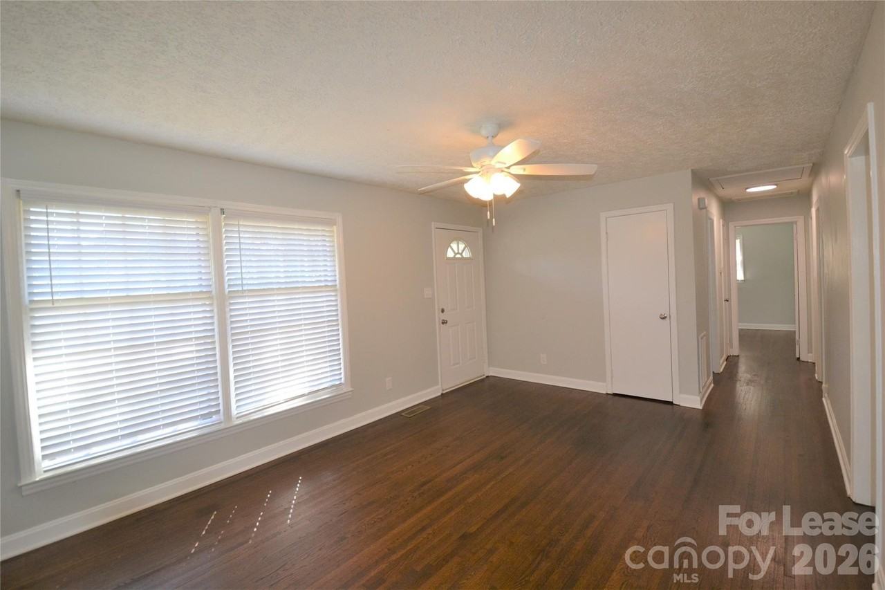 3844 Crestridge Dr - Photo 4 of 24