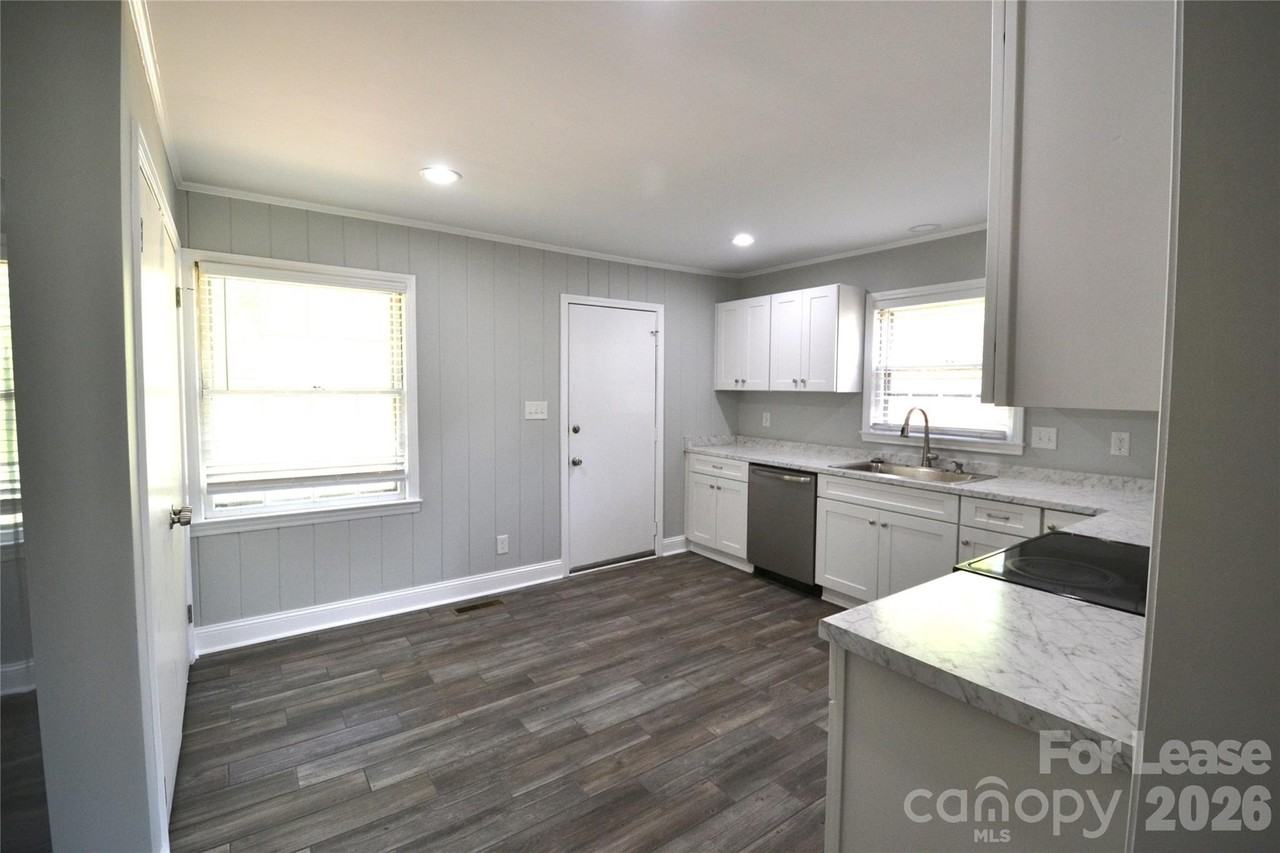 3844 Crestridge Dr - Photo 6 of 24