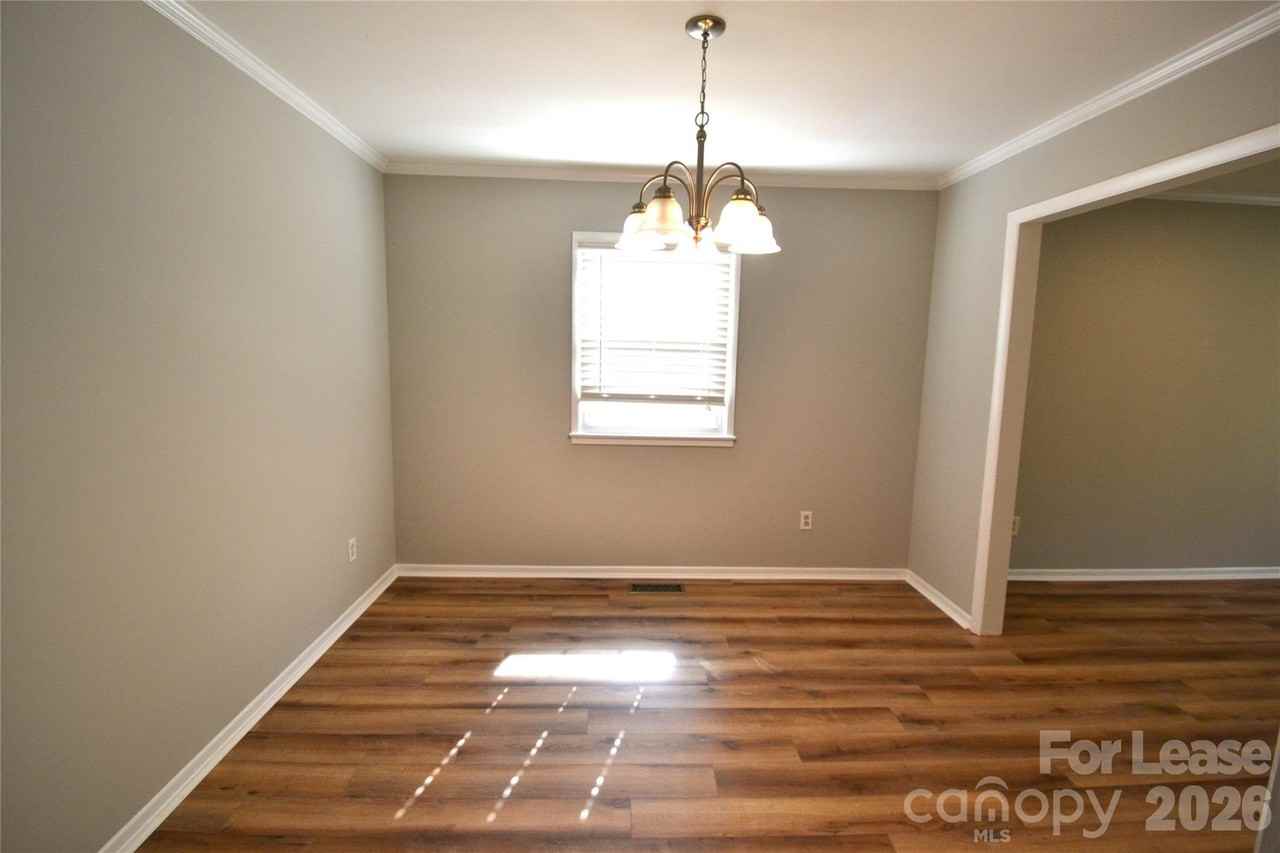 1422 Thermal Rd - Photo 6 of 40