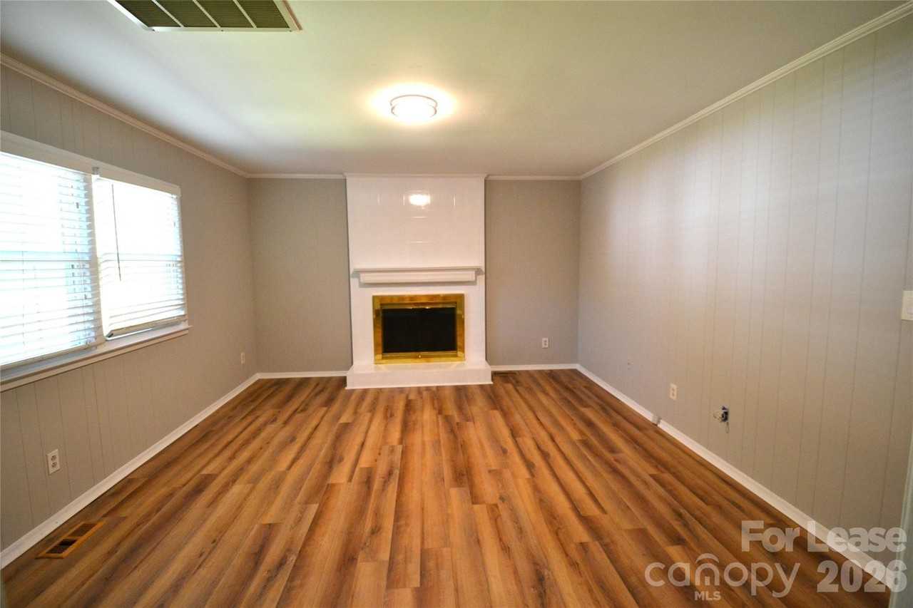 1422 Thermal Rd - Photo 7 of 40