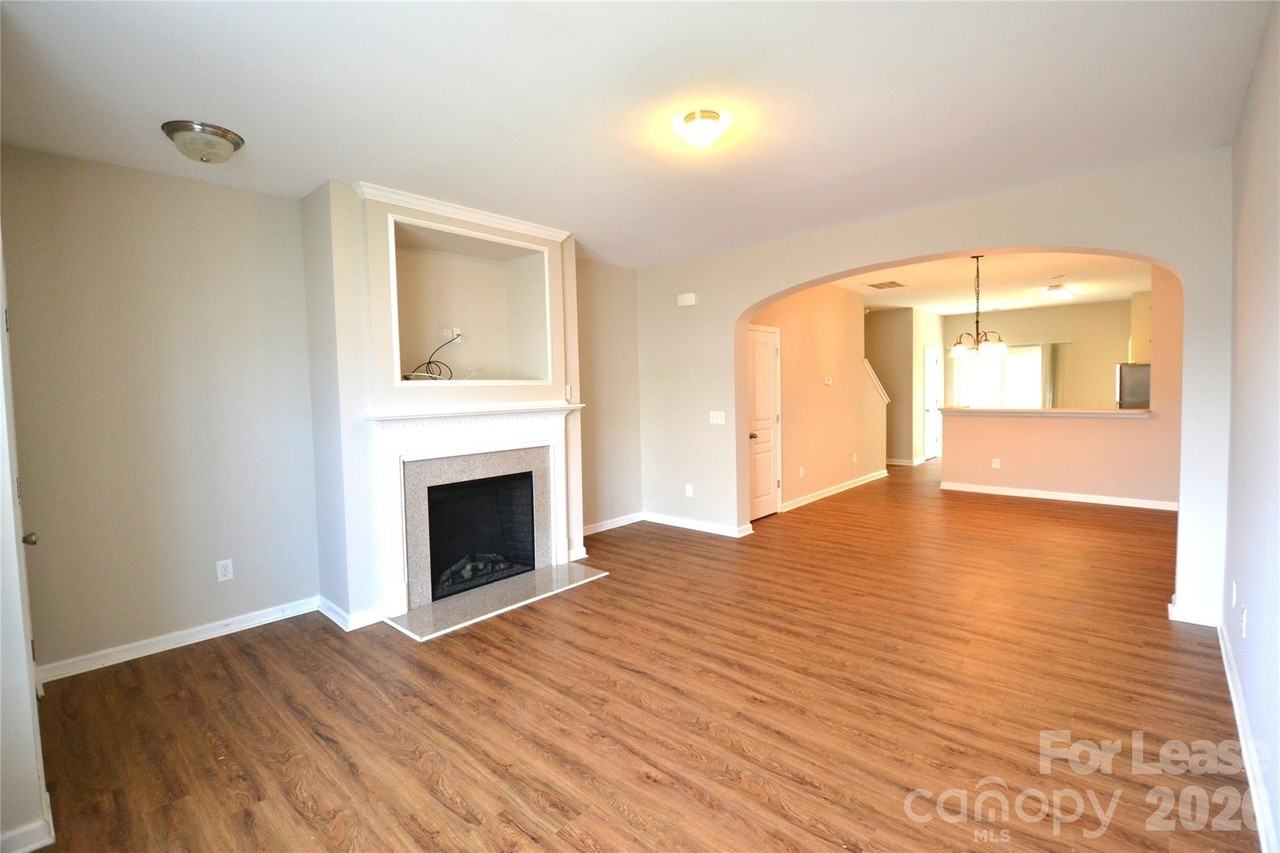 12633 Persimmon Tree Dr - Photo 4 of 23