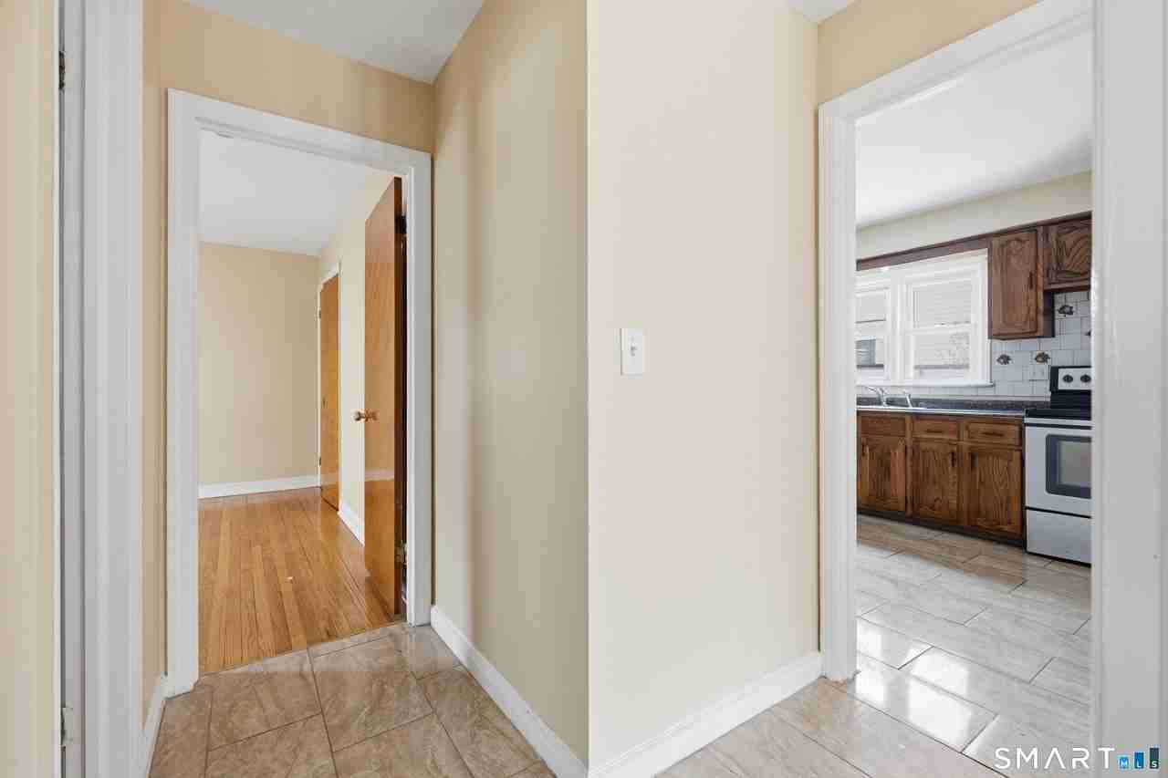 972 Capitol Ave Unit 1 - Photo 6 of 18