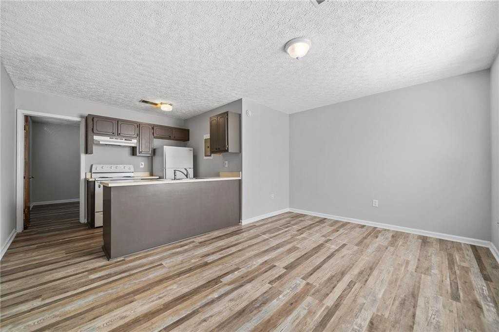 341 W Griffin St #A - Photo 2 of 17