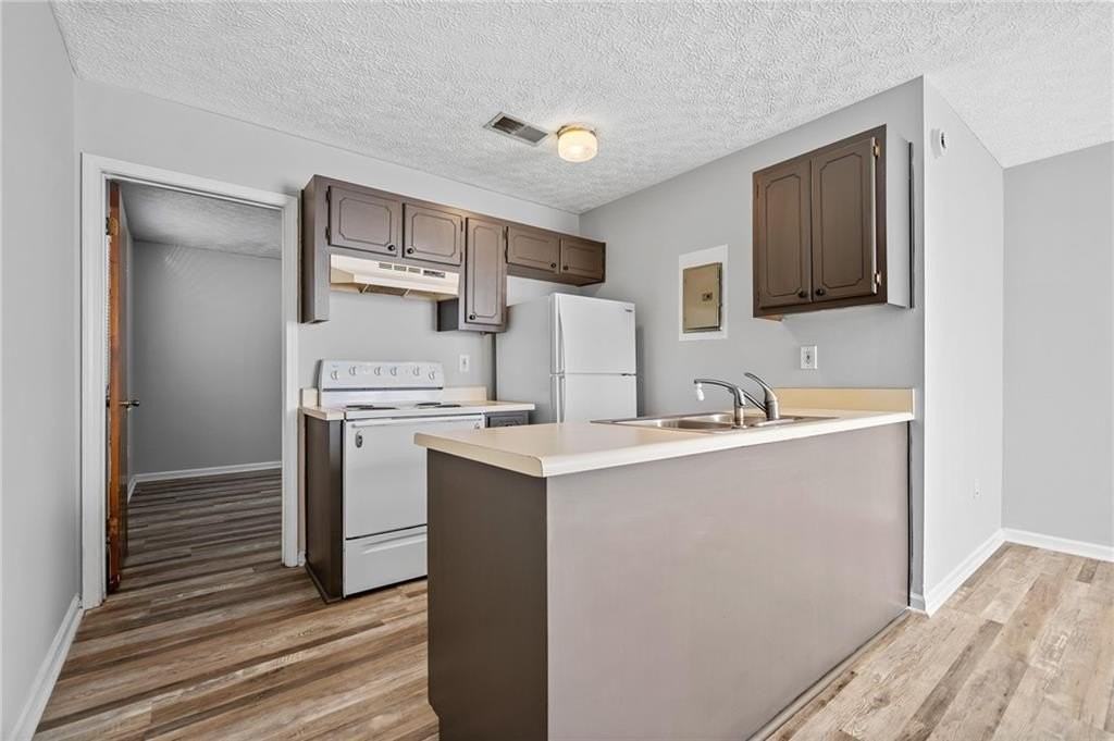 341 W Griffin St #A - Photo 3 of 17