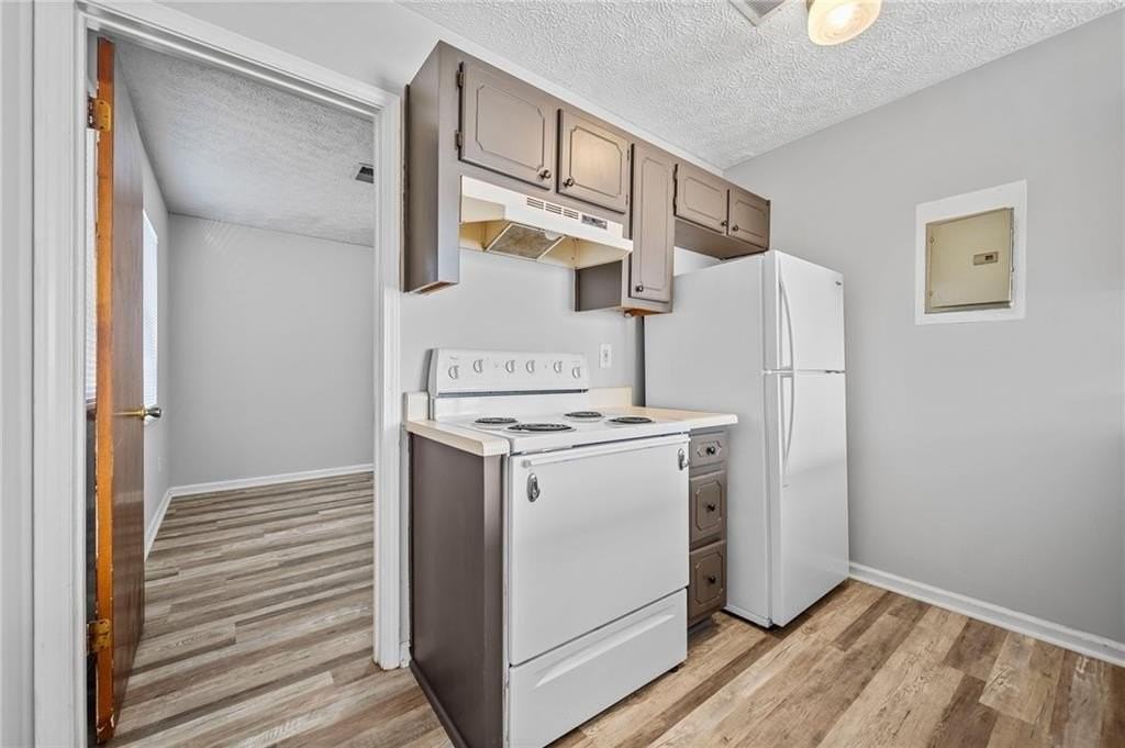 341 W Griffin St #A - Photo 4 of 17