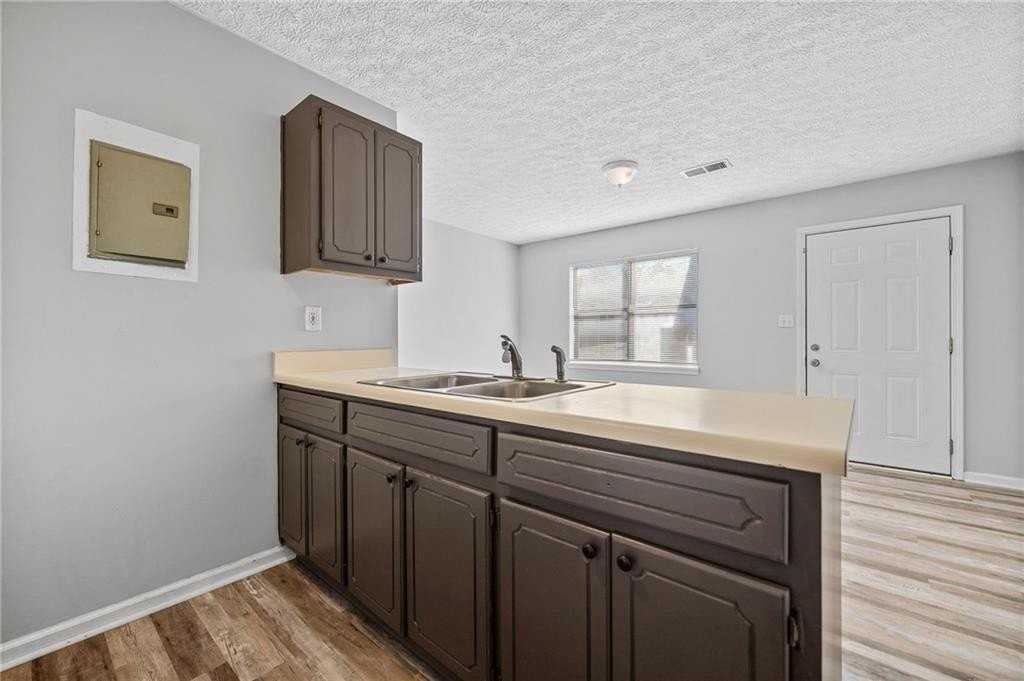 341 W Griffin St #A - Photo 5 of 17