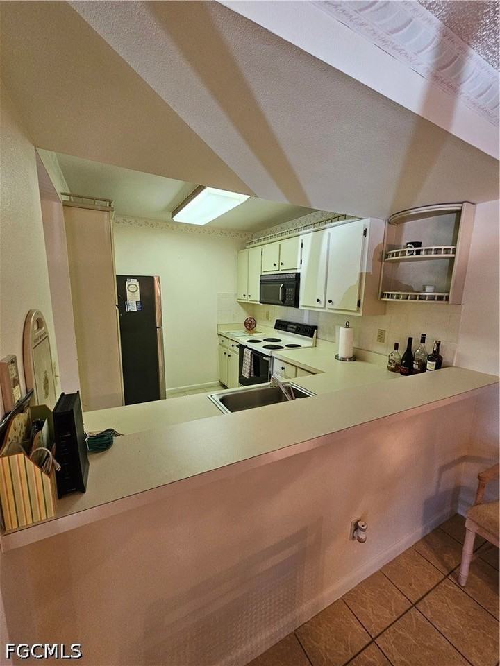 14831 Summerlin Woods Dr Unit 4 - Photo 4 of 21