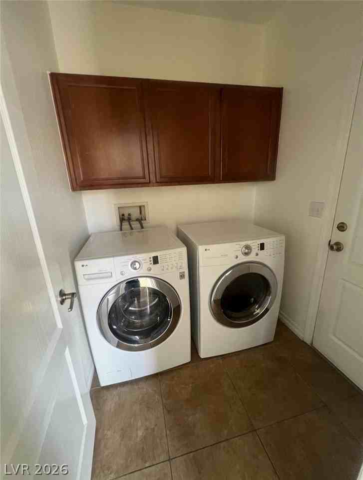 8974 Ellenbrook St - Photo 5 of 9