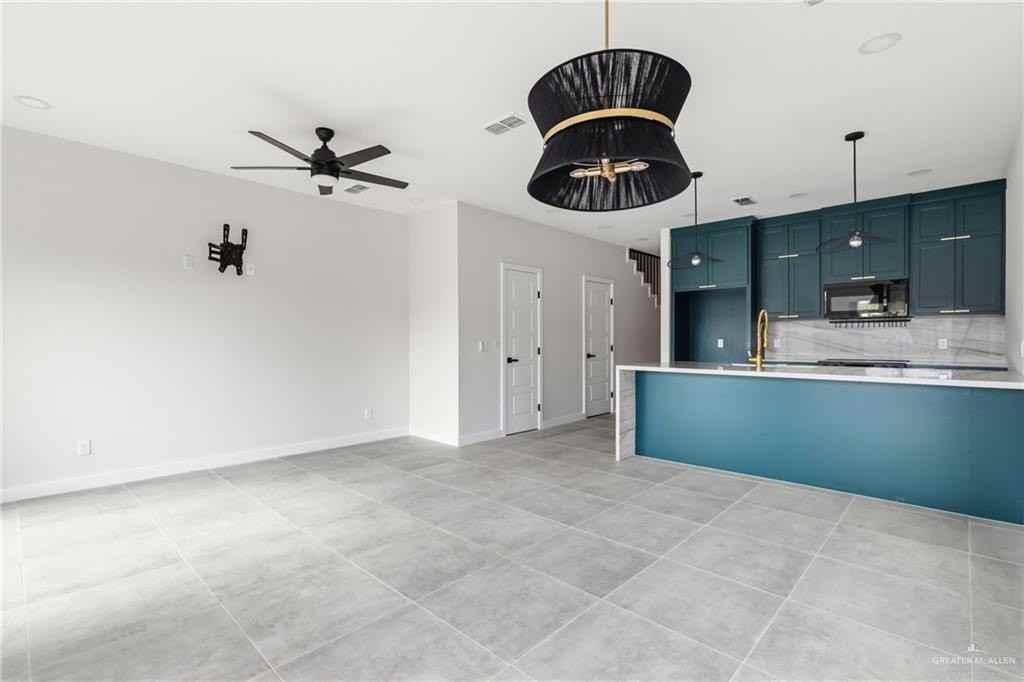 813 S Bicentennial Blvd - Photo 3 of 14