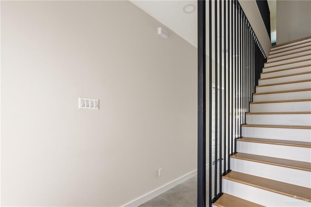 813 S Bicentennial Blvd - Photo 6 of 14