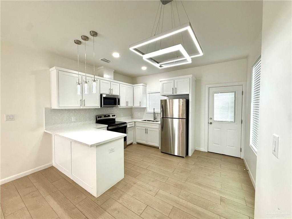 1801 W Violet Dr Apt 4 - Photo 3 of 12