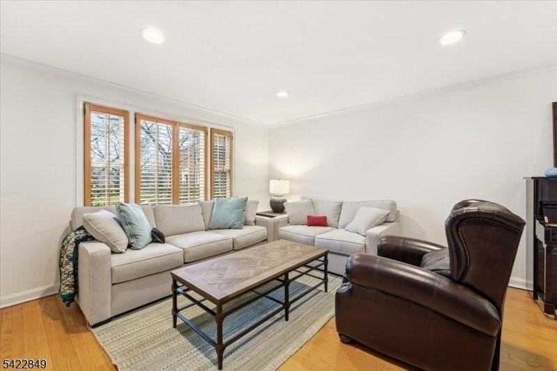 260 Walnut St #9 - Photo 6 of 32