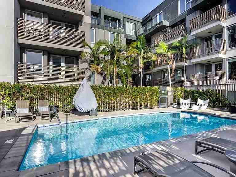 Picasso Brentwood - Photo 7 of 27