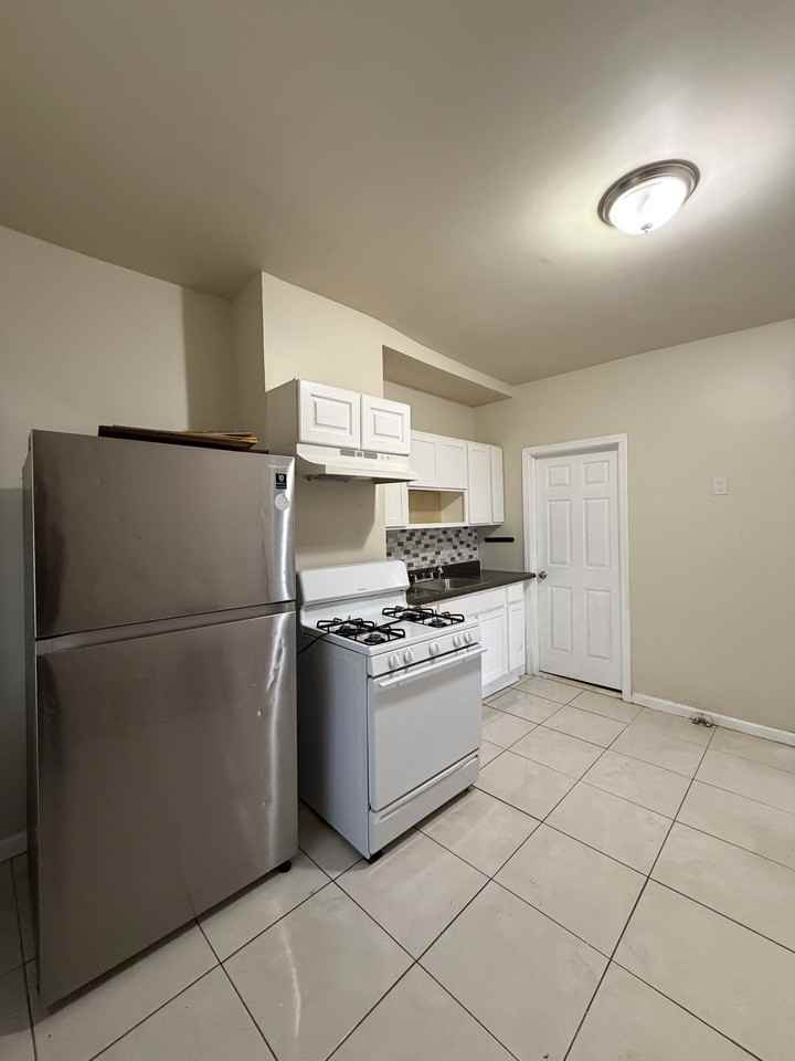 154 Taylor St. - Photo 3 of 13