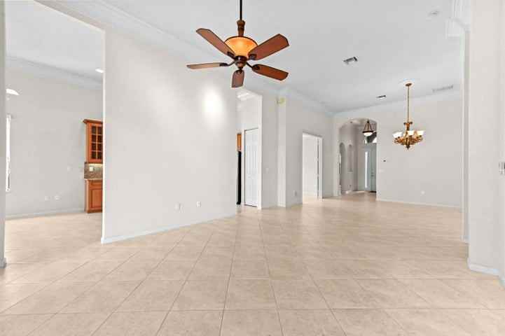 6823 Fabiano Circle - Photo 7 of 10