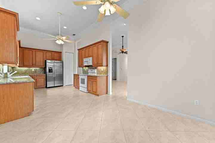 6823 Fabiano Circle - Photo 5 of 10