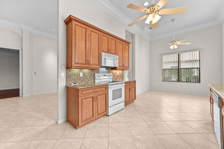 6823 Fabiano Circle - Photo 4 of 10