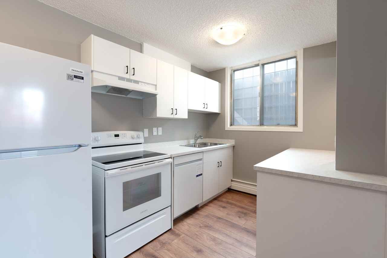 1337 13 Ave Sw - Photo 4 of 12