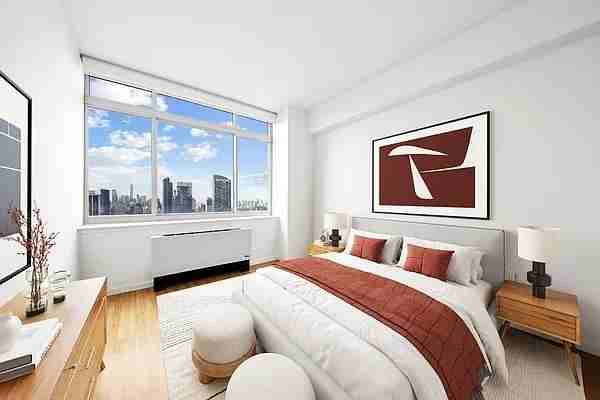 W 38th St #PHG - Photo 2 of 20