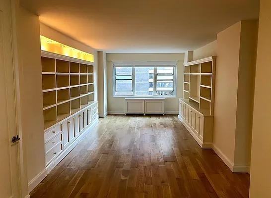 W 53rd St #35D - Photo 2 of 19