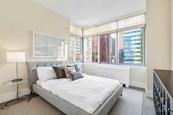 W 47th St #22F - Photo 5 of 20