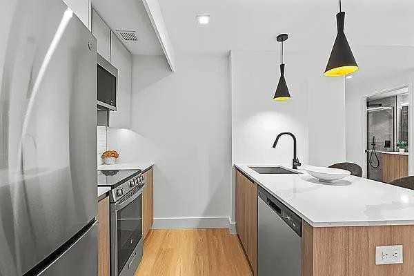 Pitt St #5B - Photo 3 of 20