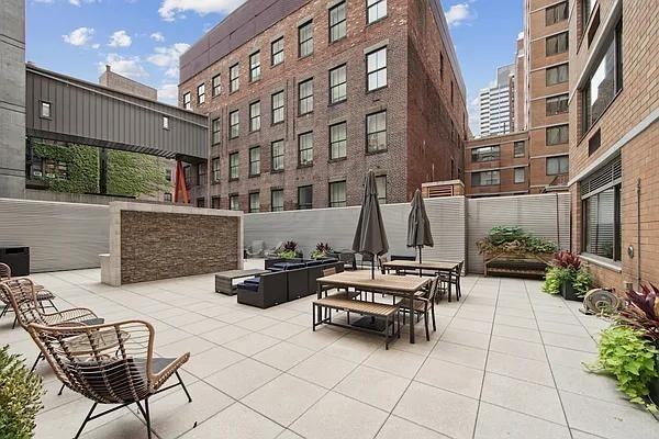 W 89th St #7A - Photo 7 of 20