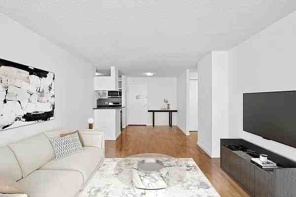 W 89th St #12K - Photo 3 of 20