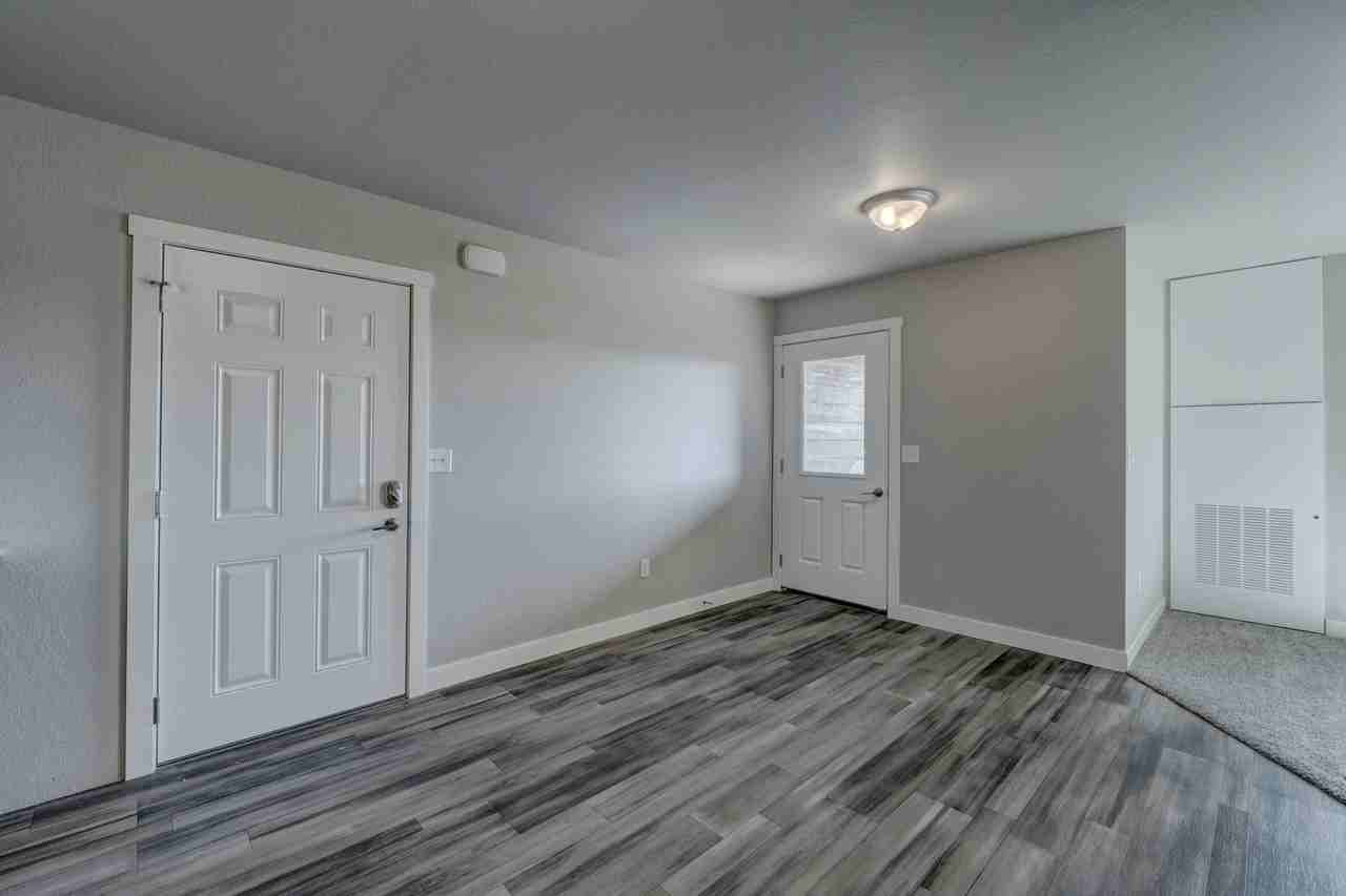 4823 5th Street - Photo 3 of 21