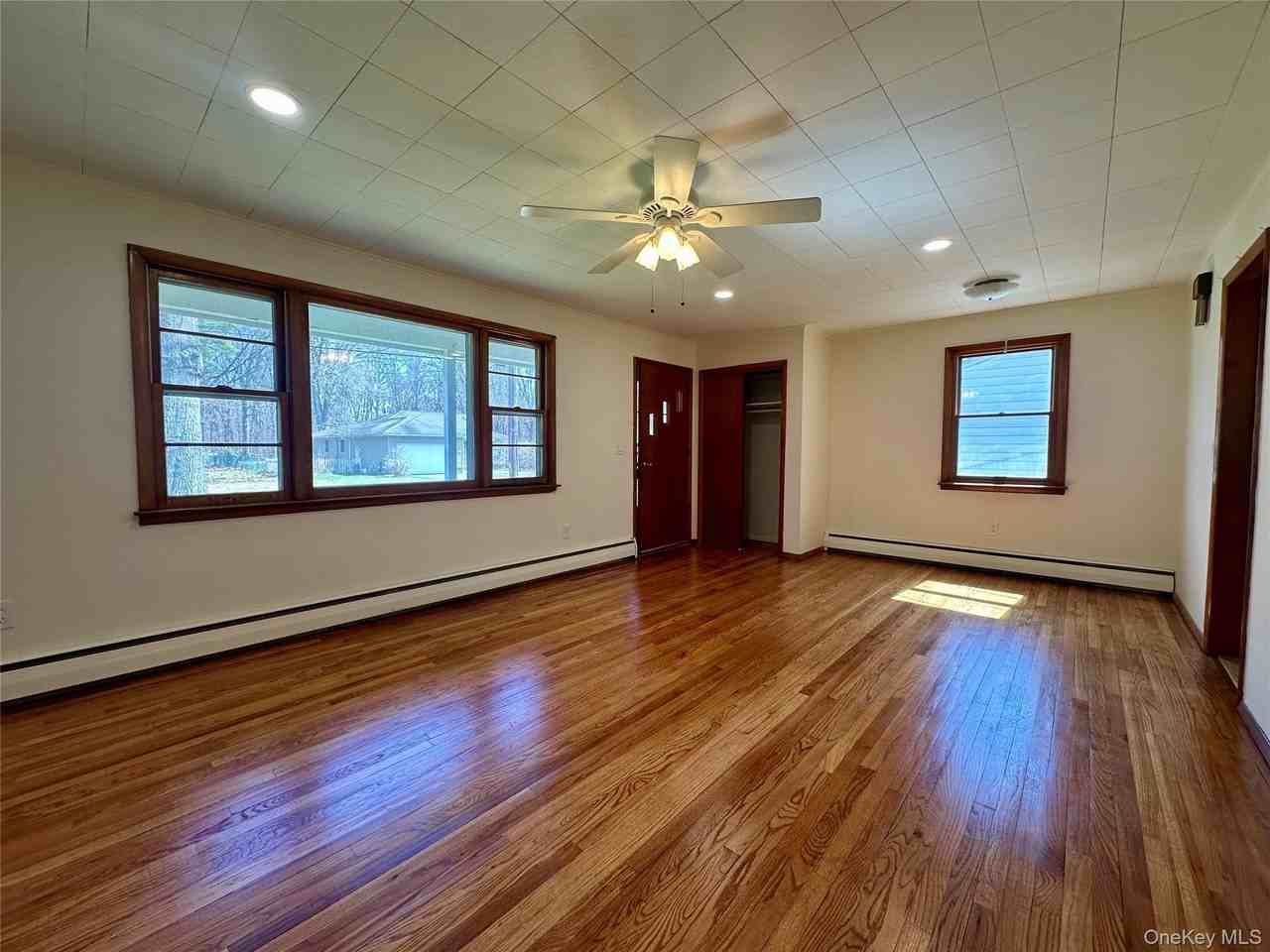 10 Smith St - Photo 3 of 39