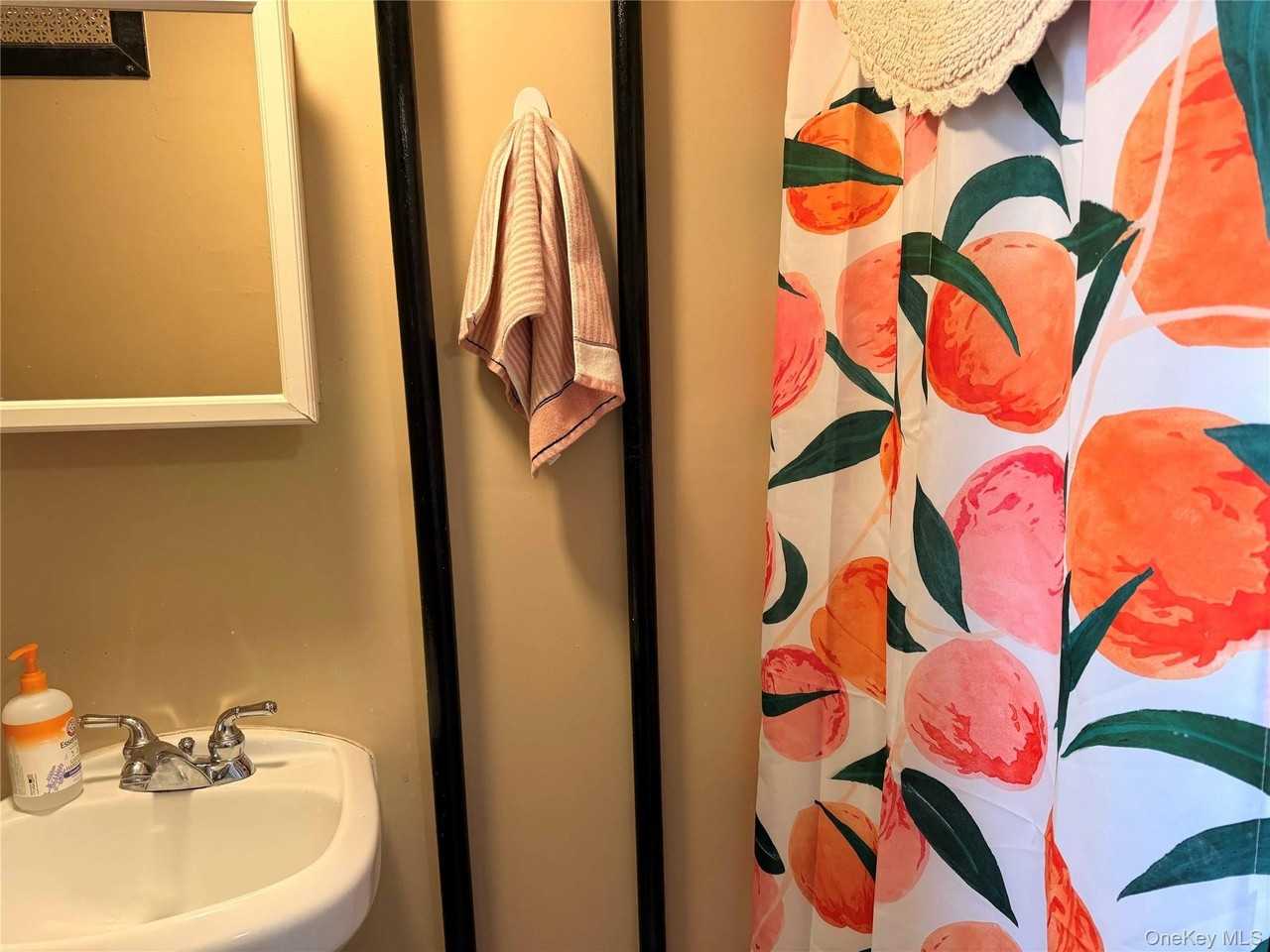 320 New York Ave Apt 2 - Photo 6 of 6