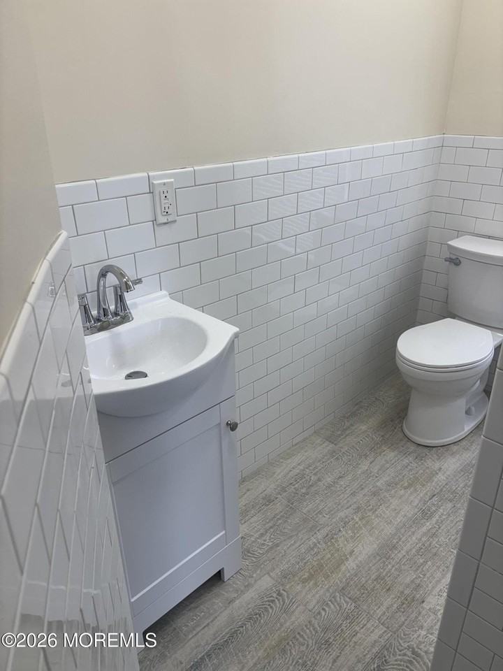 178 Broad St Apt D - Photo 2 of 3