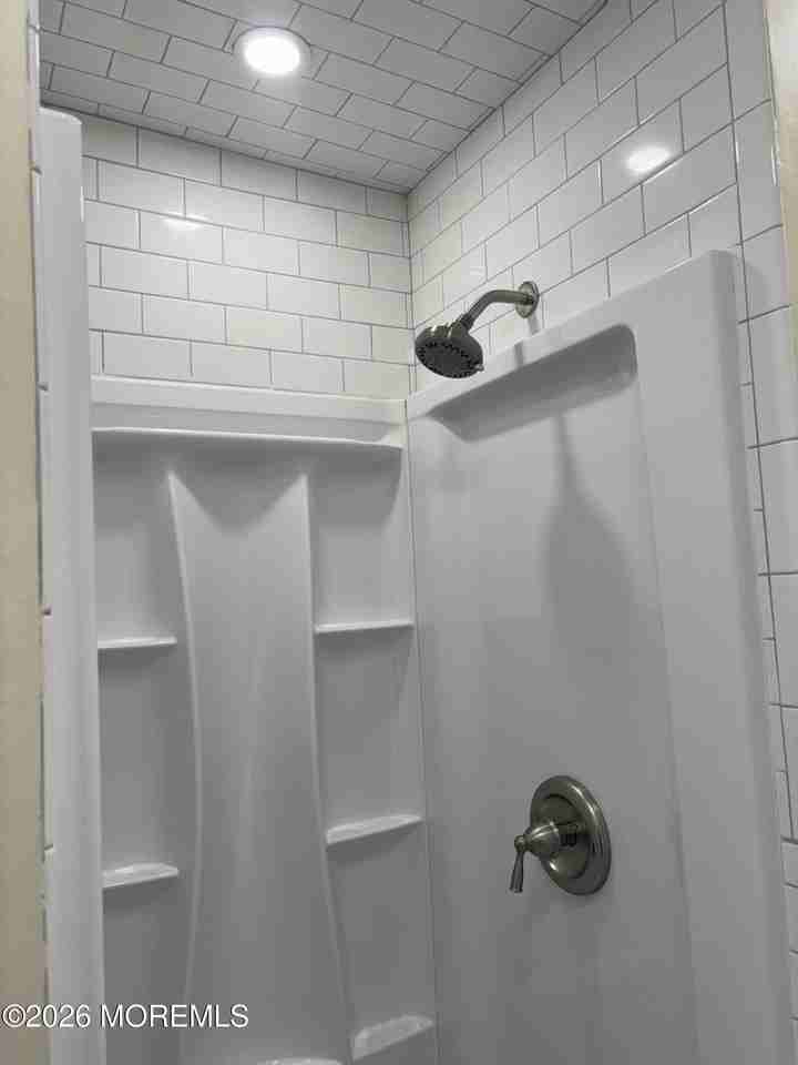 178 Broad St Apt D - Photo 3 of 3