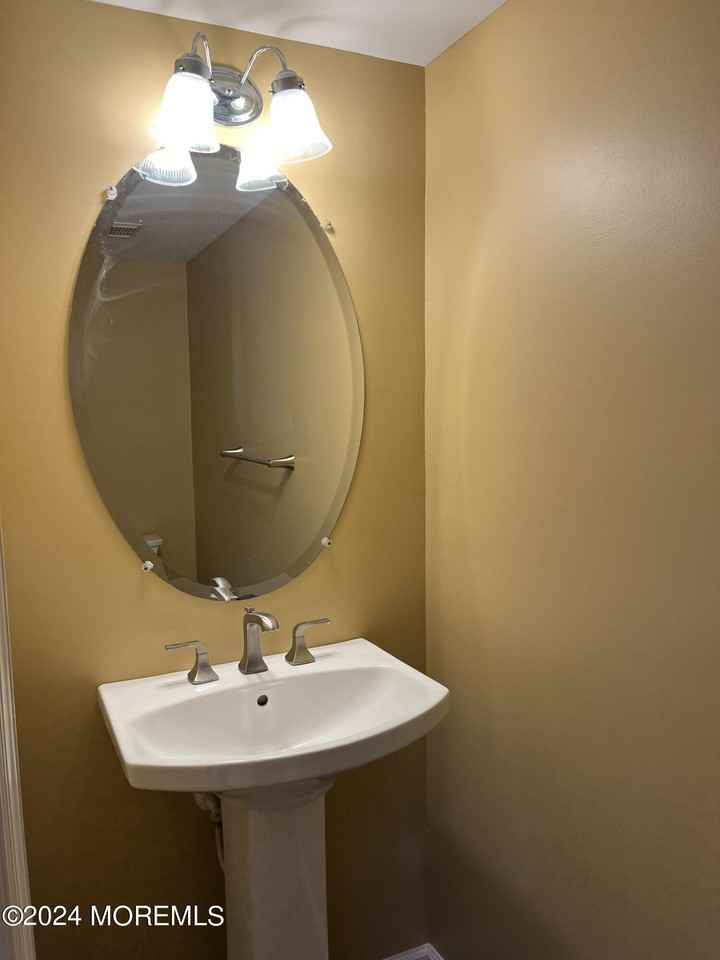 156 Brookfield Dr - Photo 4 of 19