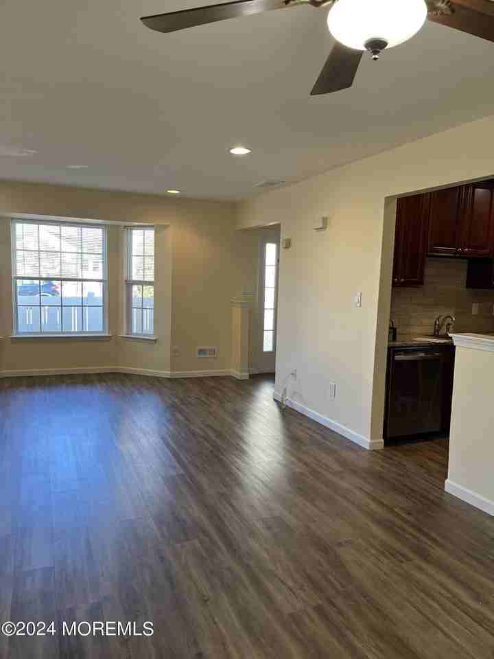 156 Brookfield Dr - Photo 6 of 19