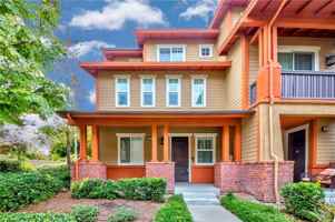 featured image of 15 Flyers Ln