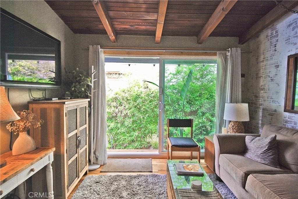 545 1st St #B - Photo 2 of 20