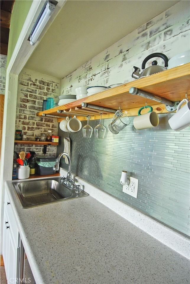 545 1st St #B - Photo 7 of 20